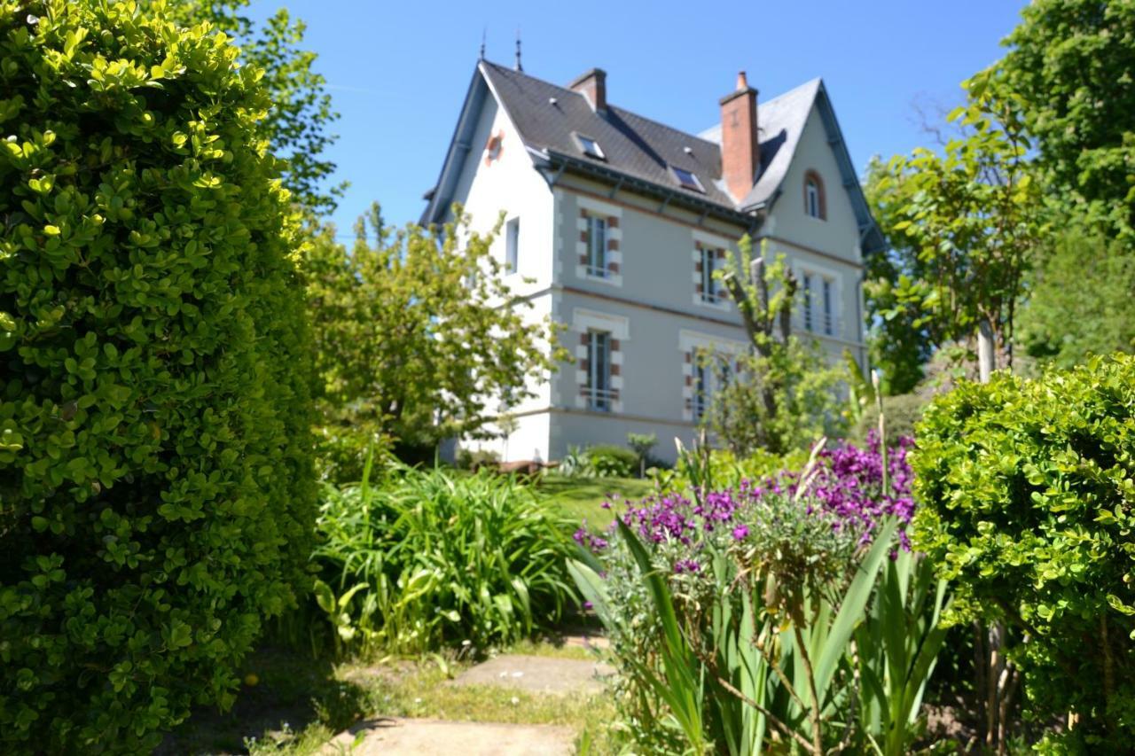 Les Dameraudes Gien Exterior photo